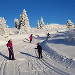 Gemuetliche Huette In Traumhafter Auf 1000 M * آل